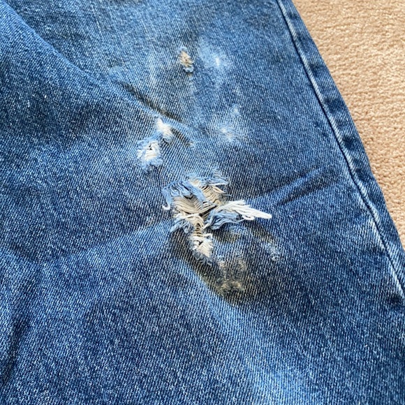 Denver Hayes Distressed Jeans - Picture 8 of 10